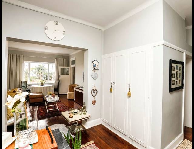 2.5 BEDROOM APARTMENT FOR SALE IN ESSENWOOD